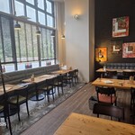 Local - 店内の様子②