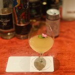 BAROSSA cocktailier - ③ マンサナチュール：自家製ジン+林檎