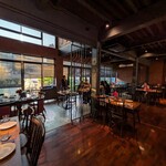 Sri Trat Restaurant & Bar - 