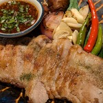 Sri Trat Restaurant & Bar - 