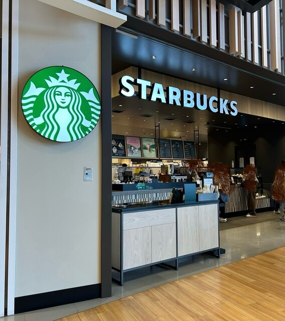 スターバックスコーヒー イオンモール新利府南館2階店（STARBUCKS COFFEE） - 新利府（カフェ）の写真