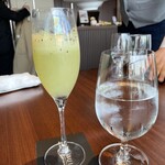 ワカヌイ グリル ダイニング バー 東京 - キュウイジュース