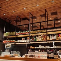 オービカ モッツァレラバー 梅田店 - 内装