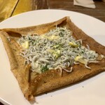 蕎麦粉食堂 Buckwheat - しらすとチーズのガレット