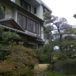 Yanagawa - 手入れされた庭に囲まれた外観