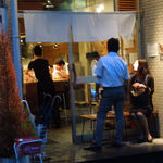 人類みな麺類 - 男女２人連れも多いお店