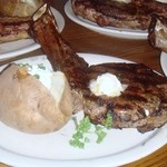 Lone Star Steakhouse & Saloon - ビッグサイズ！！