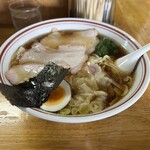 くぬぎ - 手打ワンタンメン
