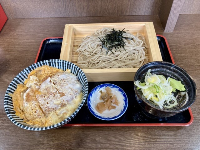 そば処 めん六や 秋田たかのす店 - 鷹ノ巣（うどん）の写真