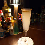 バーポラリス - XYZ。上部にほんのりと、ダークラムを浮かべて