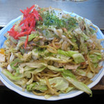 井上お好焼 - 肉玉子入り焼きそば 330円