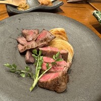 ダイナミックキッチン＆バー 響  新宿サザンタワー店 - サーロインと赤身ステーキ