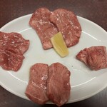 味楽亭 - タン盛り合わせ