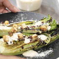 まるごと！ロメインレタスの炭火焼　自家製シーザードレッシング