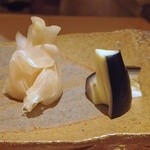 鮨 さいとう - ガリと水ナス浅漬け