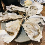 食堂酒場 明日も。 - 無調味の生牡蠣