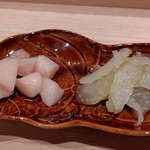 鮨 こん藤 - 自家製ガリ/セロリ