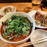 刀削麺荘 唐家 - 