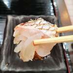 はまさき村 - タイの湯引きの刺身（アップ）