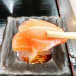 はまさき村 - サ－モンの刺身（アップ）