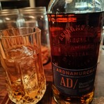 Whisky Burgers Bar - アードナムルッカン シェリーカスクリリースの水割り