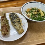 讃岐うどん 上原屋本店 - ぶっかけにちくわとナス