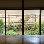 イチリン ハナレ - カウンター席からの中庭