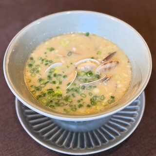 4月より、新メニューあさり湯麺！！ランチ、ディナー◎