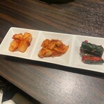 焼肉 赤と白 - 