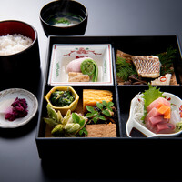 【平日ランチ限定】旬の味覚 『松花堂』 和風重箱仕立て