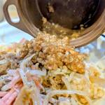 松屋 - 背脂醤油ダレをドバッ（ニンニク・アブラ・カラメマシマシ）