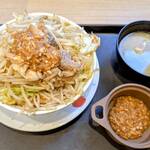 松屋 - ニンニク野菜マシ大盛牛めし￥1190味噌汁付き