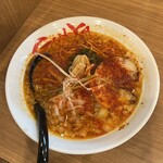 横浜家系ラーメン 吟家 - 赤鬼そば 1000円（合計1230円）
・細麺
・1辛
・ネギあり
・玉ねぎトッピング 130円
・生卵トッピング 100円