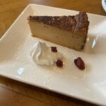 cafe chestnuts - キャラメルクリームのバスクチーズケーキ