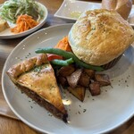 cafe chestnuts - チキンポットパイ、ミートパイ