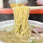 新ちゃん - 中華そば　麺リフト