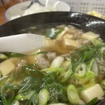 美福 - 豆腐、ネギ、牛肉。いい出汁が出ています╰(*´︶`*)╯♡