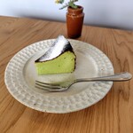トラストカフェ - 抹茶バスクチーズケーキ