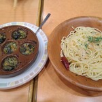 サイゼリヤ - カタツムリとペペロンチーノ