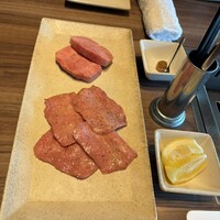 焼肉うしごろ 新宿三丁目店 - 