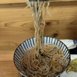 そば処 長嶺庵 - 少しコシのある蕎麦は喉越しのいい食感。山芋　卵がとてもいいアクセント。納豆トッピングすれば良かった気がする。