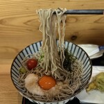 そば処 長嶺庵 - よく混ぜてからリフト。