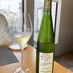 フィエルテ - ペアリング②
                                妻との思い出のワイン。
                                アルザスワインのシュッとしたボトルのデザインも好きです。