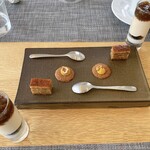 フィエルテ - ⚪︎お茶菓子
      クルミッ子風のお菓子が本家よりしっとりで甘さ控えめ、流石です本家より美味しいです。