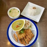 TAKAYAI - ゲーンキャオワーンムートート(グリーンカツカレー)