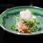 HIKARI - 旬魚の逸品①：淡路島 新玉葱 千葉 天然ヒラメ 螺貝