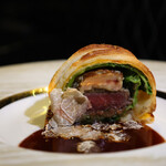 HIKARI - 蝦夷鹿とフォアグラのパイ包み