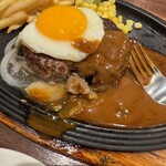 ロイヤルホスト 東新宿駅前店 - 