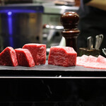 HIKARI - 厳選フィレ肉とサーロイン食べ比べ