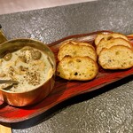 鉄板genten - きのこのソテーゴルゴンゾーラソースバケット添え